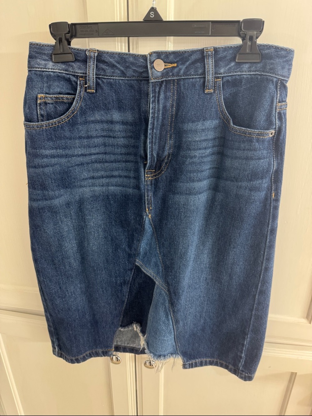 Women’s knee-length denim skirt